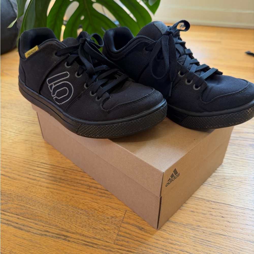 Five Ten Freerider Canvas MTB Shoes - Black with Yellow Accent - Picture 3 of 6